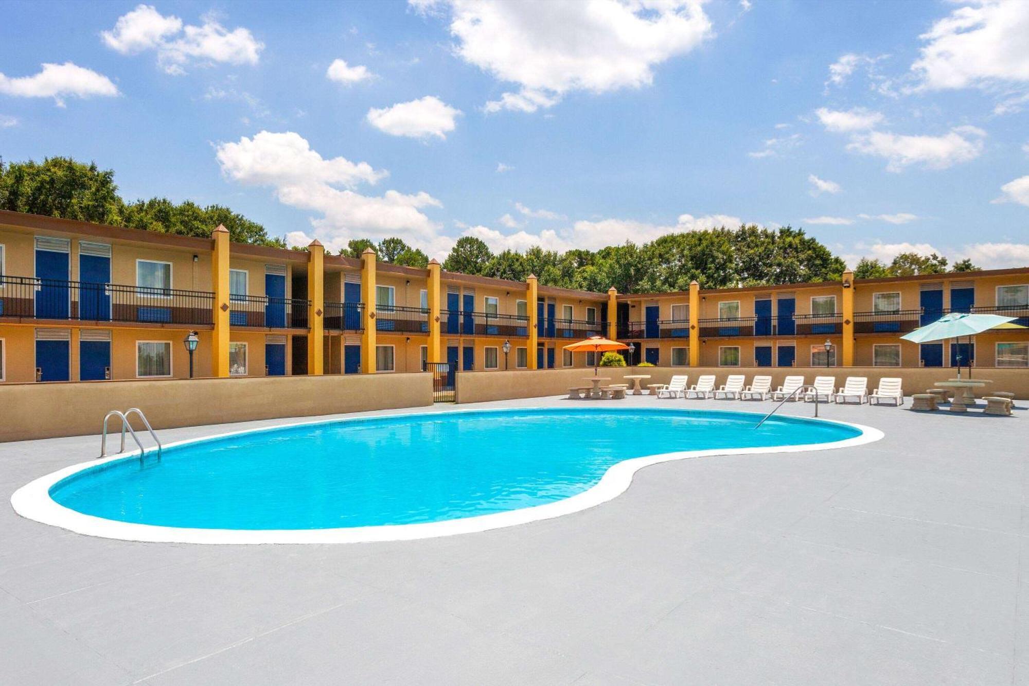 Days Inn By Wyndham Shelby Εξωτερικό φωτογραφία