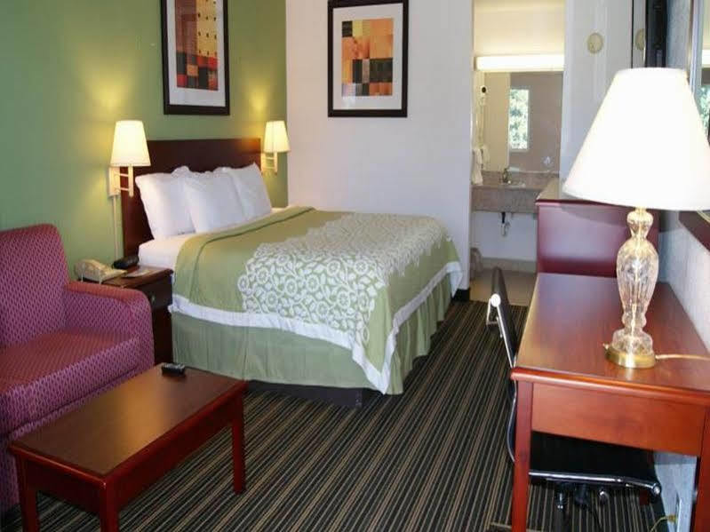 Days Inn By Wyndham Shelby Εξωτερικό φωτογραφία